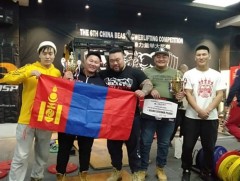 Бүх Хятадын аваргаас мөнгөн медаль хүртлээ 