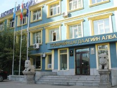 Согтуу жолооч автобус мөргөж, гурван хүүхэд гэмтжээ