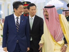 Японы ерөнхий сайд Арабын Нэгдсэн Эмирт улсад айлчлал хийж байна