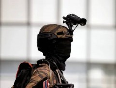 Хорь гаруй хүний аминд хүрсэн Тайланд цэргийг цагдаа нар буудан хороожээ