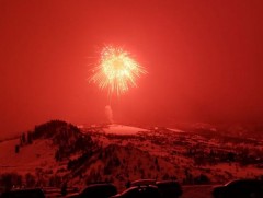 Дэлхийн хамгийн том баярын салютыг буудуулжээ