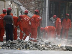 Нурсан барилгаас хүмүүсийг аврах ажил үргэлжилж байна