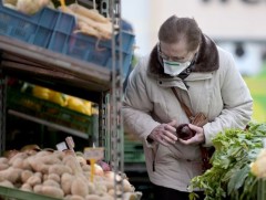 Йен хот иргэдээ олон нийтийн газарт амны хаалт заавал зүүх захирамж гаргалаа