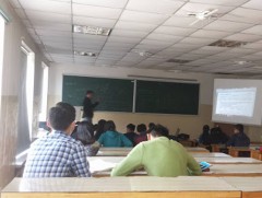 Төгсөх ангийнханд тавдугаар сарын 11-нээс танхимын давтлага өгнө  