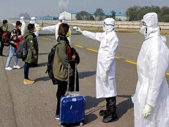  Энэтхэгийн олон мянган цагаач ажилчин эх орон руугаа буцаж байна