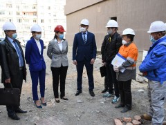 Эрүүл мэндийн дэд сайд Л.Бямбасүрэн Түлэнхийн төвийн барилгын явцтай танилцлаа