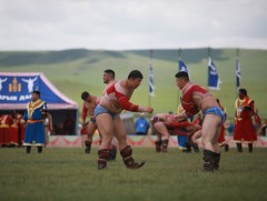 Үндэсний их баяр наадмын Хүчит бөхийн барилдааны гурвын даваа