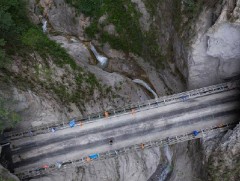 БНХАУ-ын бүх тосгон хатуу хучилттай замтай холбогдлоо