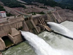 Урд хөршийн Хатан голын усан сан секундэд 5500 шоо метр ус гадагшлуулдаг