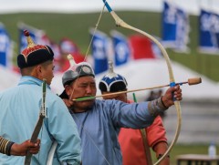 Баяр наадмын Буриад сурын харваанд Х.Баасандорж, Б.Пунсалдулам нар түрүүллээ