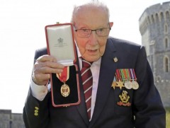 Зуун настай ахмад дайчинг 