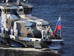 Владимир Путин Оросын тэнгисийн цэргийн чадавхыг сайжруулахаа амлалаа