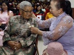 Энэ жил Өмнөговь аймгаас 230 ээж “Эхийн алдар” одон хүртлээ