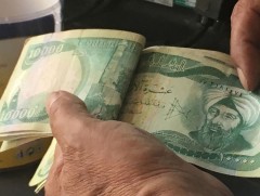 Авлигын асуудалд холбогдсон албан хаагчдад 7 жилийн ял оноожээ