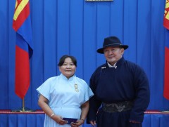 Монгол Улсын Ерөнхийлөгч Х.Баттулга Дорноговь аймагт ажиллаж, “Эхийн алдар” одон гардууллаа