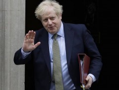 Их Британид хөл хориог сулруулах төлөвлөгөөг 14 хоногоор хойшлууллаа 