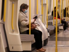 Их Британи Бельги, Багамын арлуудаас ирэх иргэдийг тусгаарлана 