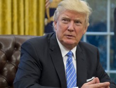 Дональд Трамп хуурамч бүтээгдэхүүн худалдаалахтай тэмцэх санамж бичигт гарын үсэг зурлаа