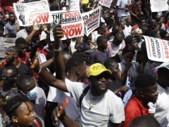 Нигерт цагдаагийн шинэчлэл хийхийг шаардсан эсэргүүцлийн цуглаан үргэлжилж байна 