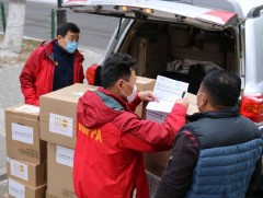 Цар тахлын тэргүүн шугамд ажиллаж буй албан хаагчид, эмч нарт хувийн хамгаалах хэрэгсэл олголоо