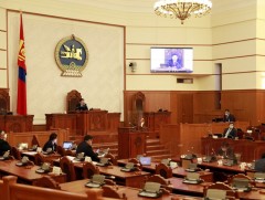 Хуулийн төслийг анхны хэлэлцүүлэгт бэлтгүүлэхээр харьяалах Байнгын хороонд шилжүүлэв