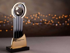 Нобелийн шагнал гардуулах ёслол Стокгольм, Осло хотуудад болно