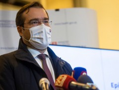 Оросын вакцин худалдан авсан гэх шуугианаас болж Словакийн Эрүүл мэндийн сайд огцорлоо 