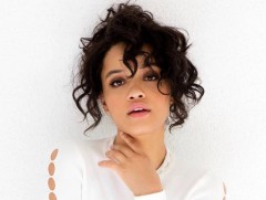 Кирси Клемонс “The Flash” кинонд тоглохоор боллоо