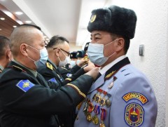 Хурандаа цол олголоо