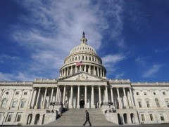 АНУ-ын Дээд танхим эдийн засагт дэмжлэг үзүүлэх 1.9 их наядын багц хуулийн төслийг дэмжлээ 