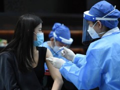 Урд хөрш иргэдээ вакцинжуулах явуулын цэг ажиллуулж эхэлжээ