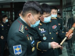 Мөрдэстэй цуглуулагчдын үзэсгэлэнгээс...