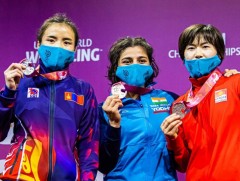 Чөлөөт бөхийн насанд хүрэгчдийн Азийн аварга шалгаруулах тэмцээнээс мөнгөн медаль хүртэв