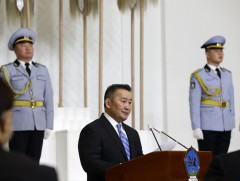 Монгол Улсын Ерөнхийлөгч Х.Баттулга Монгол ардын намыг тараах тухай захирамж гаргаснаа танилцууллаа