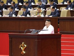 БНАСАУ-ын удирдагч эдийн засгийн хүндрэлд бэлтгэлтэй байхыг ард иргэддээ уриалжээ 