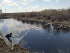 Загас сонирхогчид Шувуут нууранд хаясан барилгын хог, хаягдлыг сайн дураараа цэвэрлэв