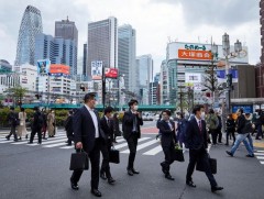 Япон: Засгийн газраас онц байдлын дэглэмийн хугацааг сунгахыг хүсчээ