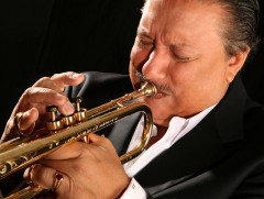 Сонгодог хөгжмийн сан: Жазз бүрээчин, төгөлдөр хуурч, хөгжмийн зохиолч Артуро Сандоваль 