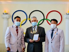 “Алтан од”, “Алтан-Очир”, “Олимпын алдар” одонгоор шагналаа