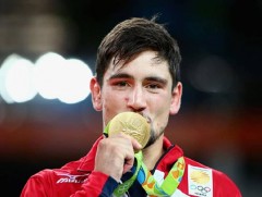 Гүржийн алдарт бөх Владимир Хинчегашвили зодог тайлна