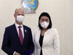 НҮБ-ын Хүүхдийн сангийн суурин төлөөлөгч Алекс Хайкенсийг хүлээн авч уулзав