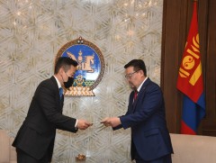 УИХ-ын гишүүн Х.Ганхуяг хуулийн төслүүд өргөн мэдүүллээ 