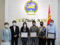 Түүхэн сэдэвт дүрслэх урлагийн шилдэг бүтээлүүд тодорлоо