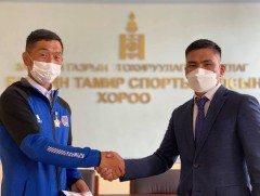 Хөвсгөлөөс Улаанбаатар хот хүртэл гүйсэн Д.Гантулгыг 