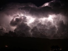 Сэрэмжлүүлэг: Өнөөдөр дуу цахилгаантай аадар бороо орно