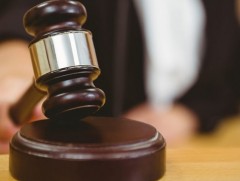 Дорнодод автомашинаар бусдыг мөргөсөн залууг цагдан хорих шүүх хурал боллоо