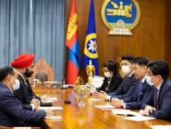 Монгол Улсын Ерөнхийлөгч У.Хүрэлсүх БНЭУ-ын Элчин сайдыг хүлээн авч уулзлаа