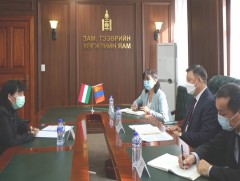 Зам, тээврийн хөгжлийн сайд Л.Халтар Унгар Улсын Элчин сайд Др. Борбала Обрущанскийг хүлээн авч уу..