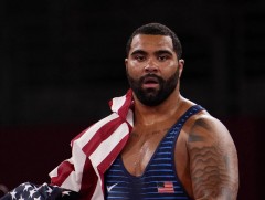 Стивесон WWE-д элссэн олимпын хоёр дахь аварга боллоо