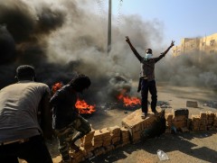 Суданд төрийн эргэлт гарч онц байдал тогтоолоо